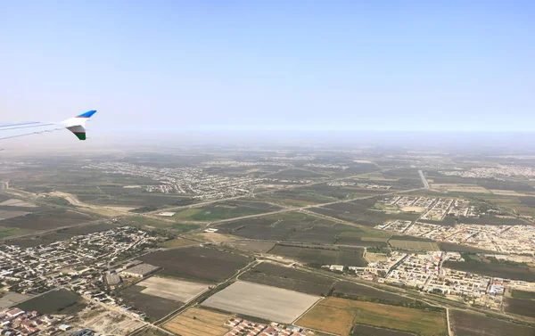 City antenn Utsikt från airplaine i Buchara, Uzbekistan — Stockfoto