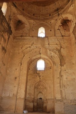 Bibi Khanum Camii 'nin kalıntıları Semerkant, Özbekistan' da restore edilmedi