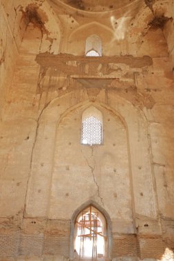 Bibi Khanum Camii 'nin kalıntıları Semerkant, Özbekistan' da restore edilmedi