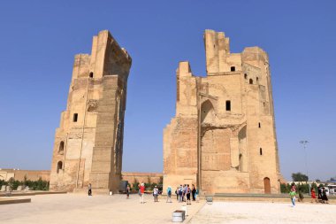 Özbekistan Şahrisabz. Ak-Saray 'ın devasa kapısı. Amir Timur' un Beyaz Saray 'ı.