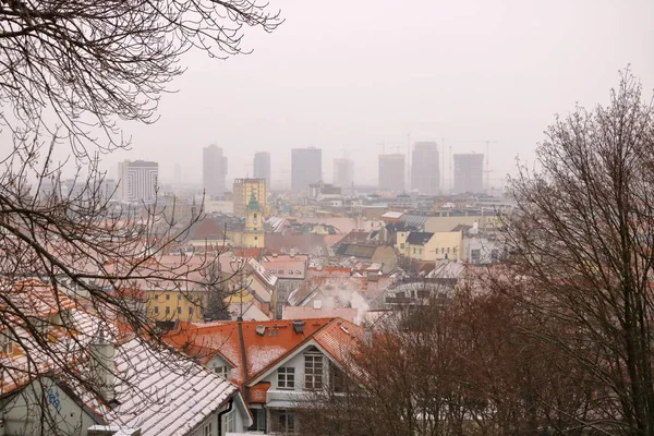 Widok na Bratysławę, miasto Słowacji w zimie — Zdjęcie stockowe