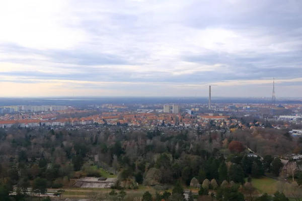 Vista panorâmica de Leipzig / Alemanha a partir da batalha de nações monumento — Fotografia de Stock