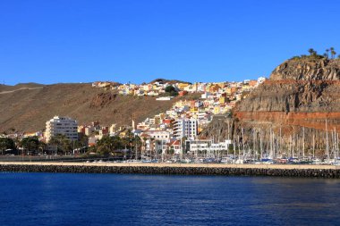 Liman ve kasaba San Sebastian - La Gomera Adası - İspanya Kanaryası