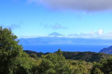 La Gomera Mirador de Arante 'den Tenerife ve Teide dağlarının manzarası