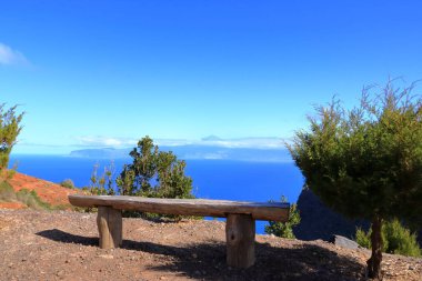 La Gomera Mirador de Arante 'den Tenerife ve Teide dağlarının manzarası