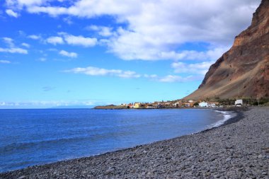 La Playa 'nın Kanarya Adası La Gomera' daki Valle Gran Rey köyüne bakın.