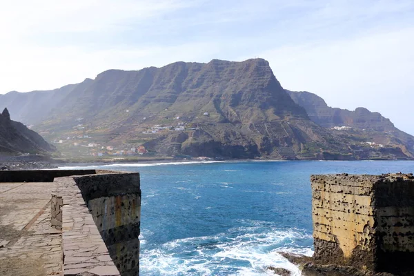 Vista Pueblo Hermigua Isla Canaria Gomera Con Casas Multicolores Palmeras —  Fotos de Stock