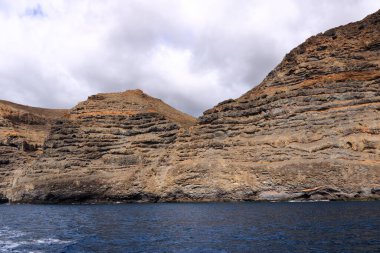 Coast of La Gomera Island, Kanarya Adaları, İspanya kıyısında kayalık uçurumlarda