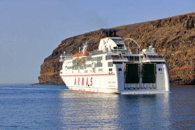 31 Ocak 2020 - San Sebastian Limanı, La Gomera, Kanarya Adaları, İspanya: Limana yanaşan feribot gemisi Armas