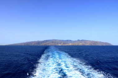 Feribottan La Gomera kıyılarına bak.