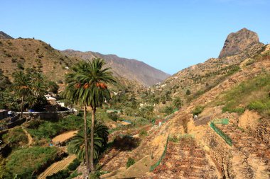 La Gomera - Vallehermoso şehrinin yukarısında Roque El Cano