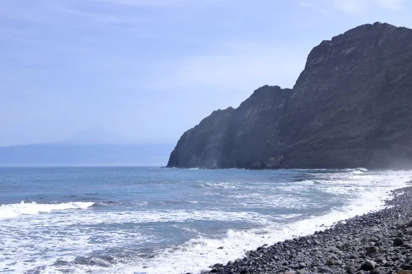 Пляжные Камни Океана Гора Тенерифе Тейде Фон Вулкана Санта Каталина — стоковое фото