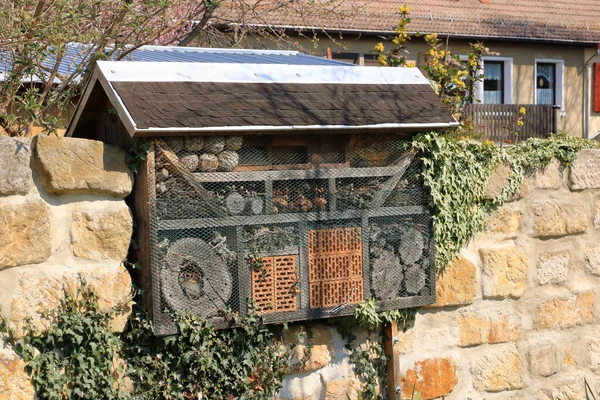 Een Wild Bijen Insectenschuilhotel — Stockfoto