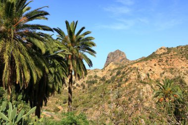 La Gomera - Vallehermoso şehrinin yukarısında Roque El Cano