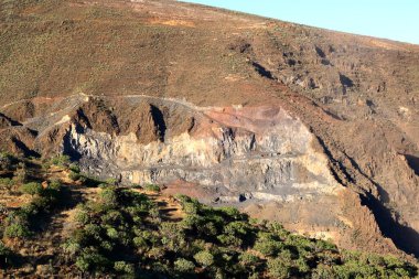 İspanya 'da La Gomera, San Sebastian yakınlarında taş ocağı