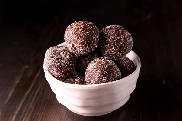 Bolas Energéticas Caseiras Com Tâmaras Nozes Amêndoas Coco Comida Doce — Fotografia de Stock