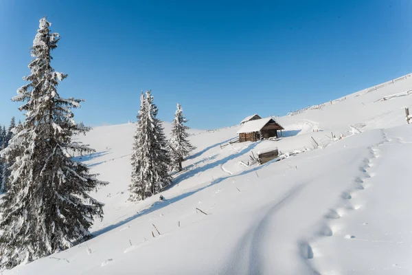 Hermosas Fotos Naturaleza Invierno Paisaje Con Cabañas Montaña Nieve — Foto de Stock