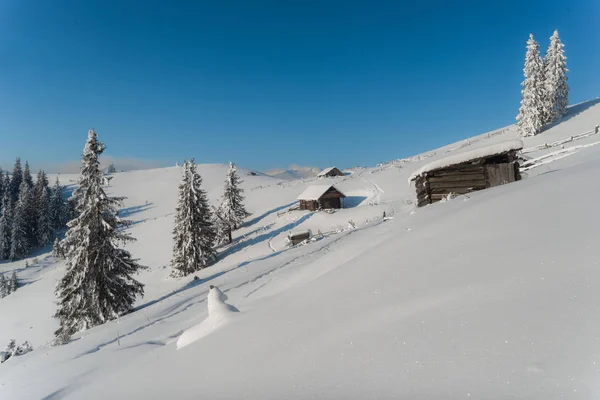 Hermosas Fotos Naturaleza Invierno Paisaje Con Cabañas Montaña Nieve — Foto de Stock