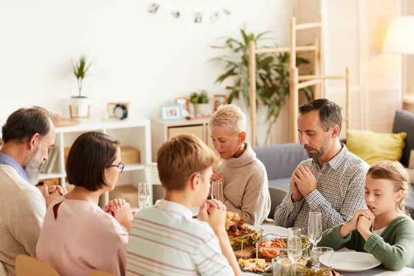 Big Family Eyes Closed Praying Together Dinner Dining Table Living — Stock Photo, Image