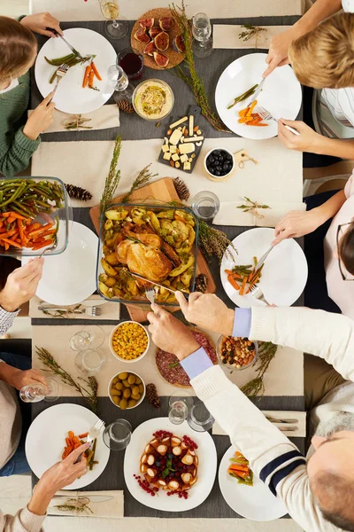 High Angle View Big Family Celebrating Thanksgiving Day Eating Roast — Stock Photo, Image