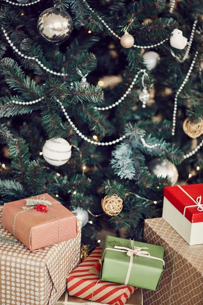 크리스마스 포장된 크리스마스 선물들 — 스톡 사진