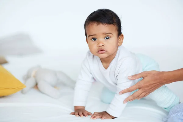 Portrait Cute African Baby Boy Looking Camera While Sitting Bed — 스톡 사진