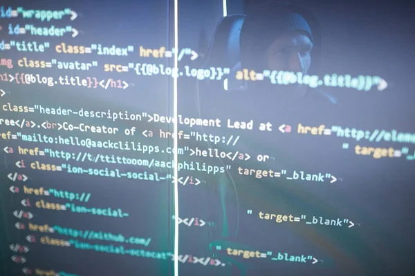 Bild Datorsymboler Svart Datorskärm Med Datorhackare Reflektion — Stockfoto