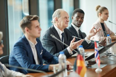 Konferansta siyasi liderler