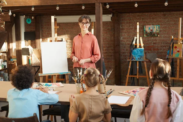 Art lesson in art studio — Φωτογραφία Αρχείου