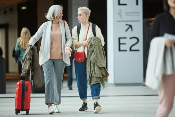 Mother And Daughter Ready For Trip — Stock Fotó