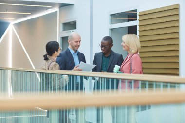 Takımının olgun lideri.