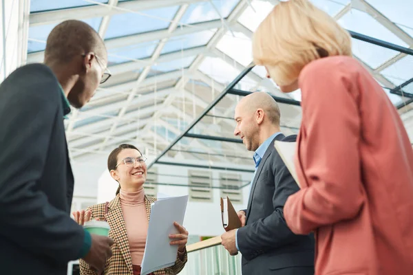 Business team bereidt zich voor op de vergadering — Stockfoto