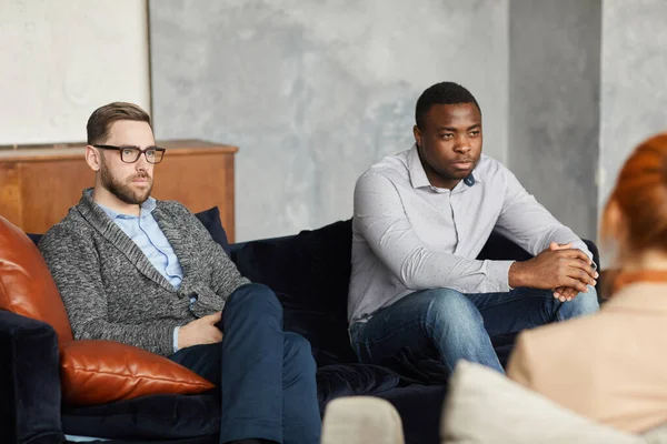 Twee mannen denken na over hun problemen. — Stockfoto