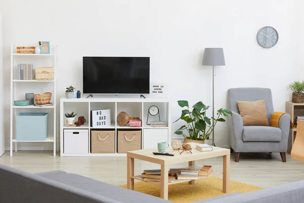 Habitación moderna con tv — Foto de Stock