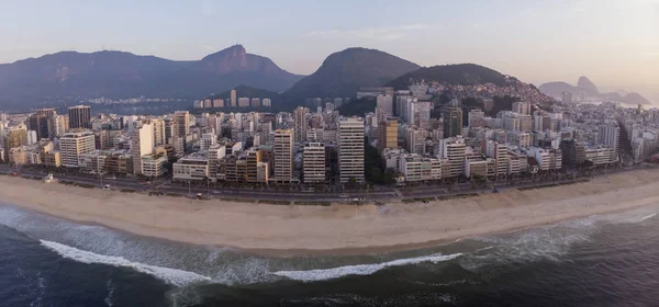 Playa Vacía Madrugada Barrio Ipanema Río Janeiro Con Corcovado Montaña — Foto de Stock