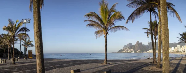 Brett Panorama Från Arpoador Boulevard Visar Soluppgången Över Ipanema Stranden — Stockfoto