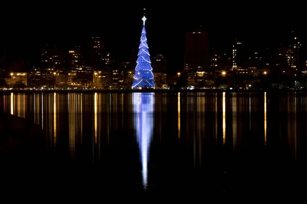 Árbol Navidad Flotante Más Alto Construcción Del Mundo Con Luces Imágenes De Stock Sin Royalties Gratis