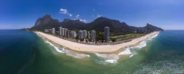 Bredt Luftpanorama Conrado Strand Boulevard Rio Janeiro Flankeret Gavea Bjerget Stock-billede