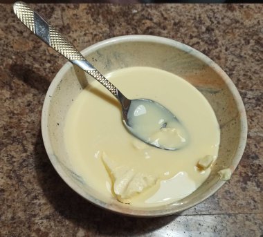 Pasta için kremalı kase.