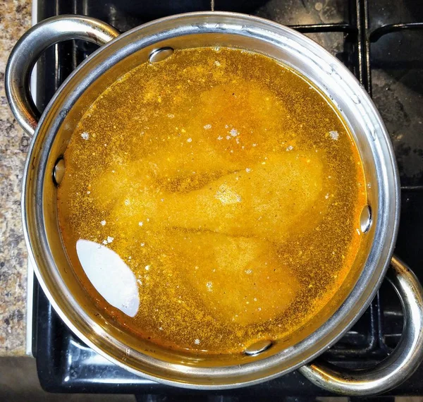 Kippenpoten Koken Steelpan Keukenfornuis — Stockfoto