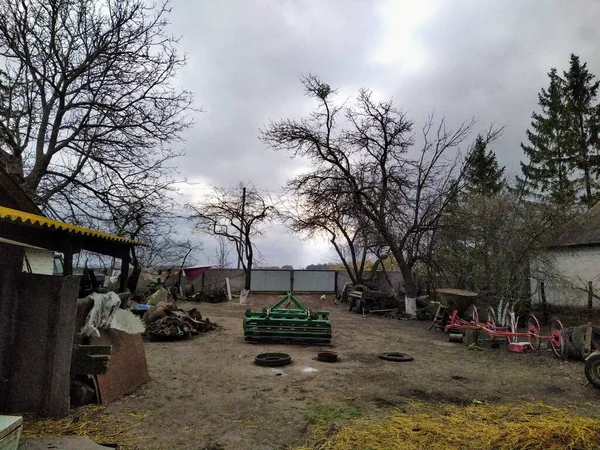 Maszyny Rolnicze Stoczni Wiejskiej Sezonie Wiosennym — Zdjęcie stockowe