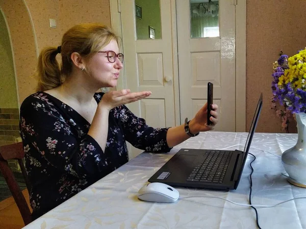 European Young Woman Sit Table Have Video Call Blowing Kiss — Stock Photo, Image