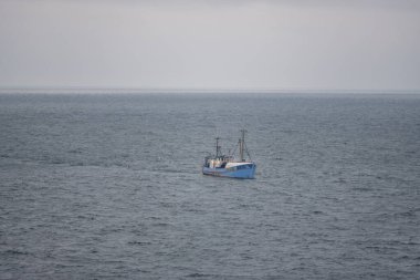 Kuzey Denizi 'nde balık avlayan balıkçı tekneleri.