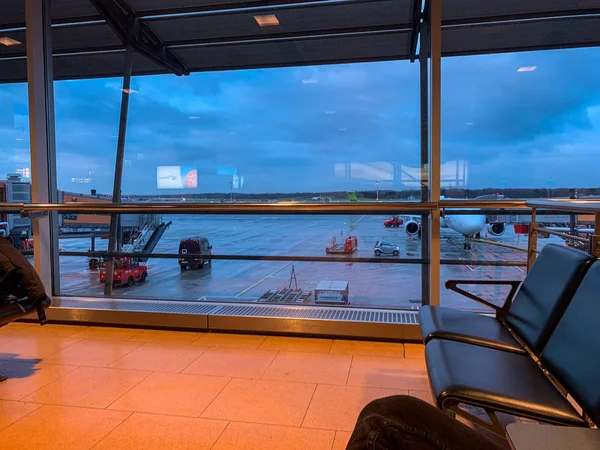 Amszterdam, Hollandia, 2019. december 9.: Amsterdam Airport wa — Stock Fotó