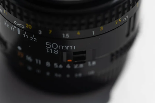 Detailed  pictures of two old focal lengths for digital SLR cameras