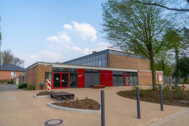 Hude, Almanya, 13 Nisan 2020: Hude 'da yenilenen kapalı havuz