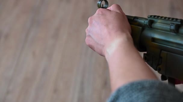 Hude Germania 2020 Usa Cattura Slitta Una Pistola Rallentatore — Video Stock