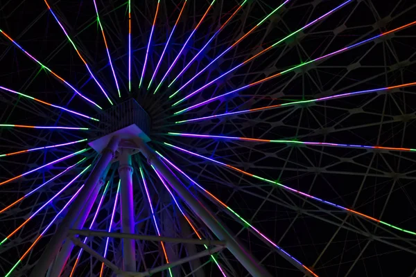 Neon lights on Ferris wheel — Stock Photo, Image