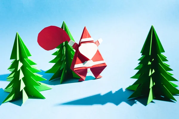 Origami Santa Claus Con Una Bolsa Regalos Una Postal Dibujos — Foto de Stock