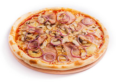 Pizza izole edilmiş, orta boy, yan görüş. Pizzanın stok fotoğrafı.